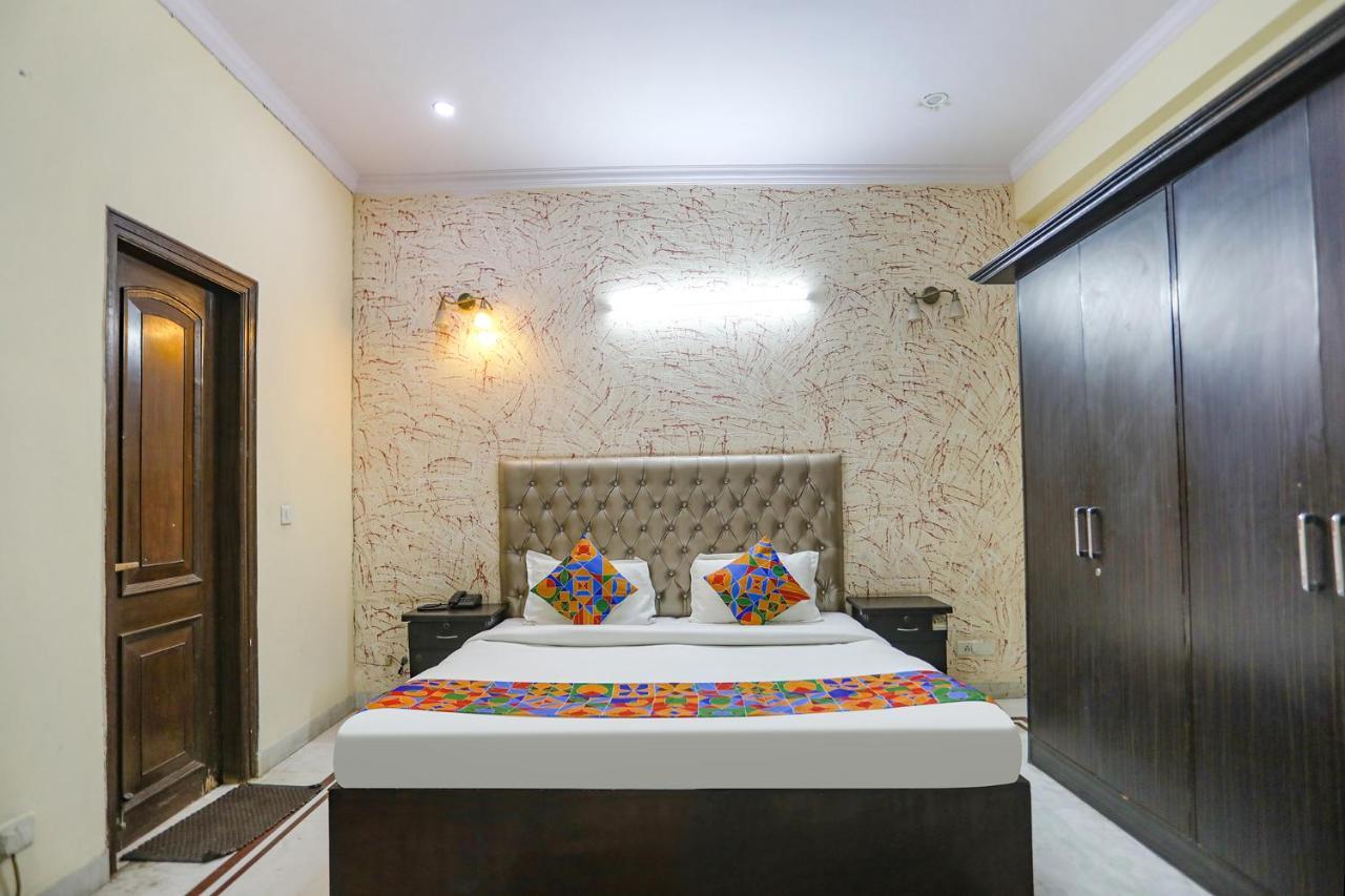 Fabexpress Hm Palace Hotell Noida Eksteriør bilde