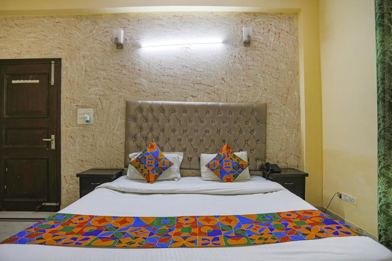 Fabexpress Hm Palace Hotell Noida Eksteriør bilde